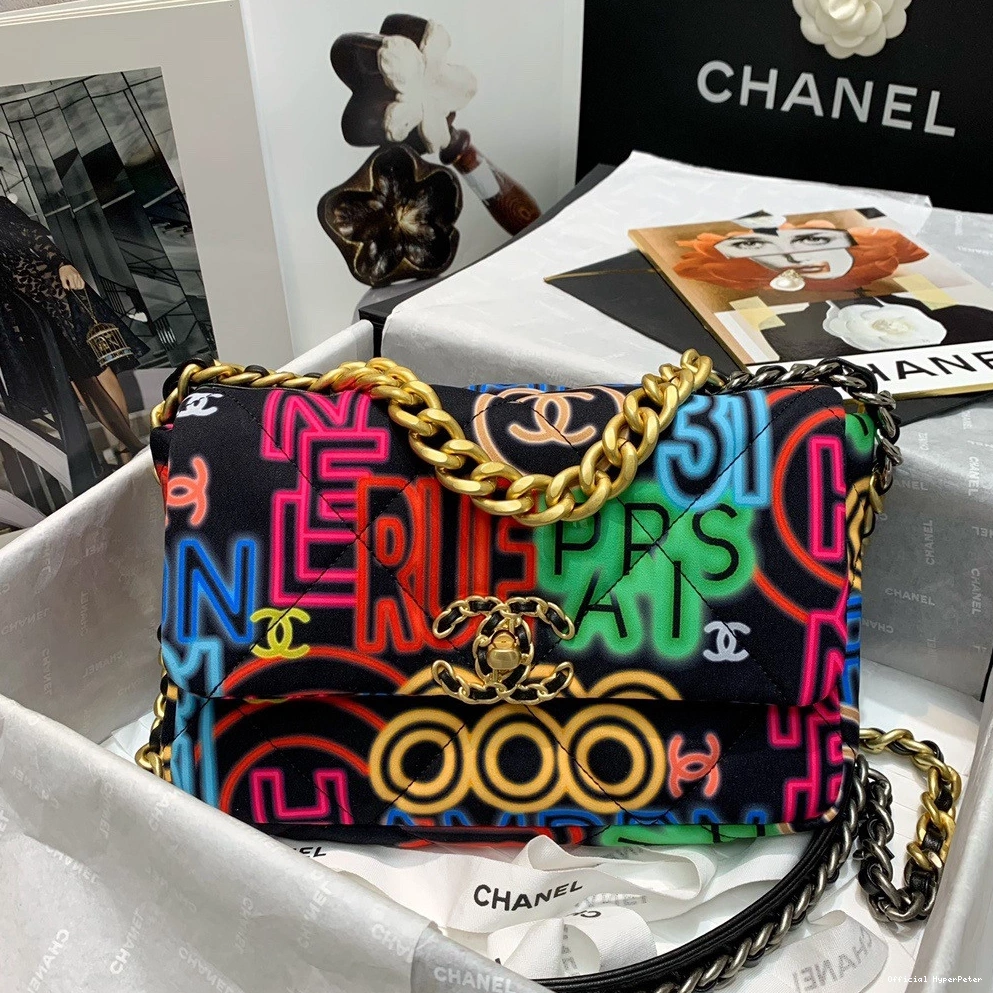 Hyper Peter FLAP BAG CHANEL 19 0709
